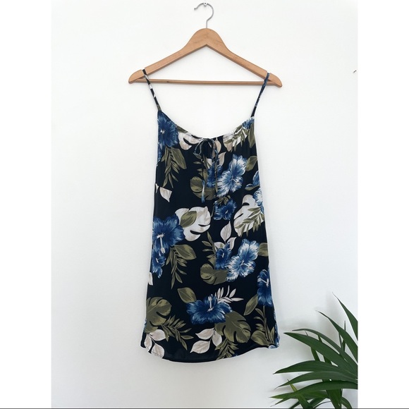 NWT HARLOW Black/Blue Floral Sundress - Picture 3 of 15